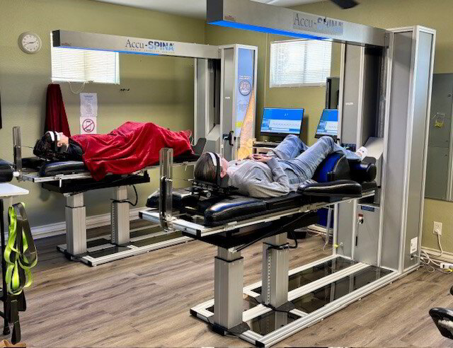 Terapia de Descompresión IDD Accu-Spina en Spinology Chiropractic Spine and Disc Center en San Antonio, TX